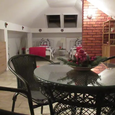 Apartment Szumi *